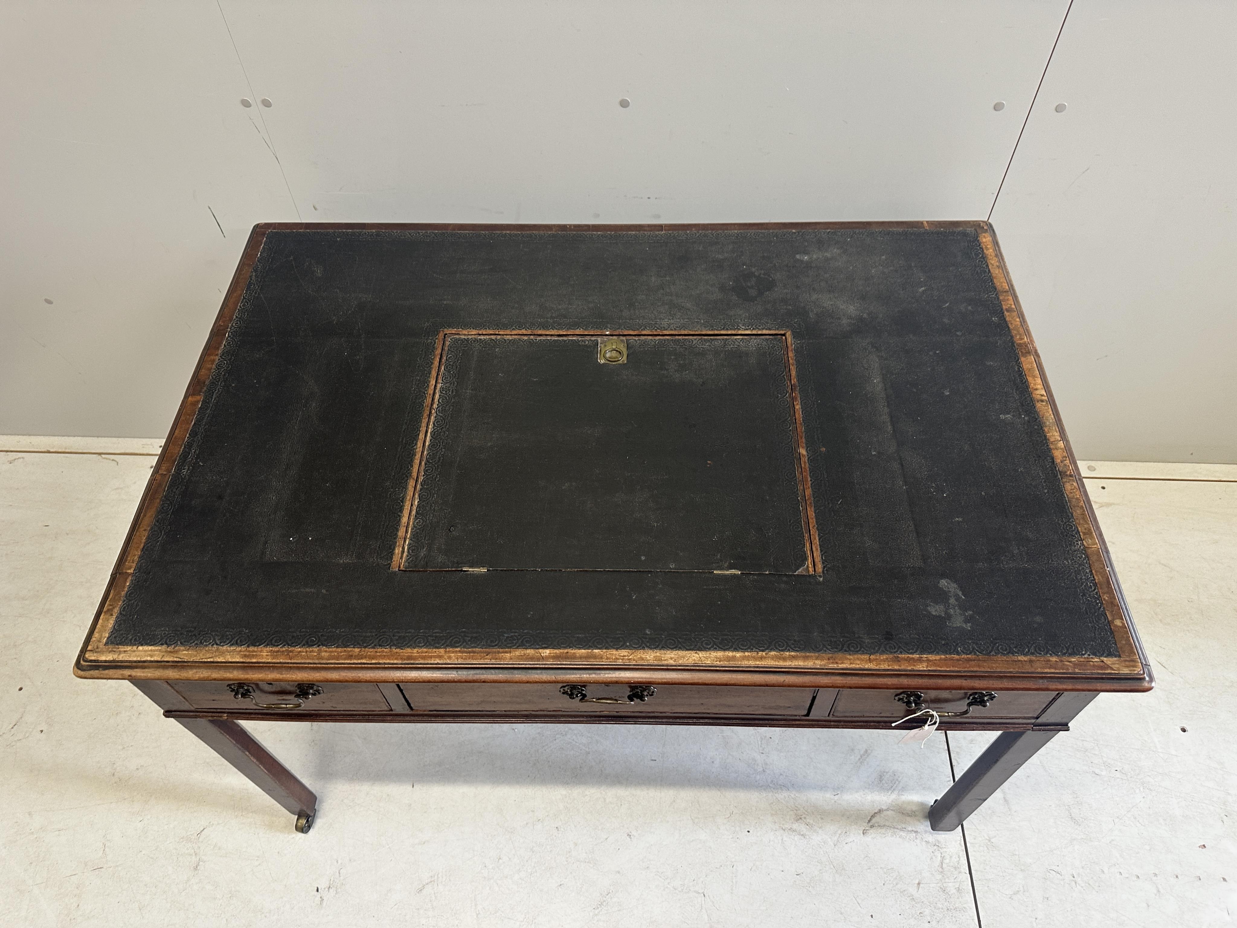 A George III library table, width 122cm, depth 80cm, height 174cm